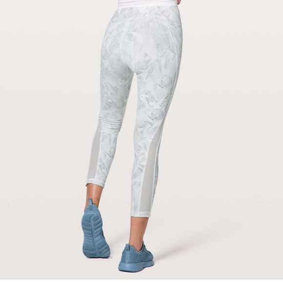 NWOT Lululemon Train Time 7/8 pant, size 6 - Picture 2 of 8